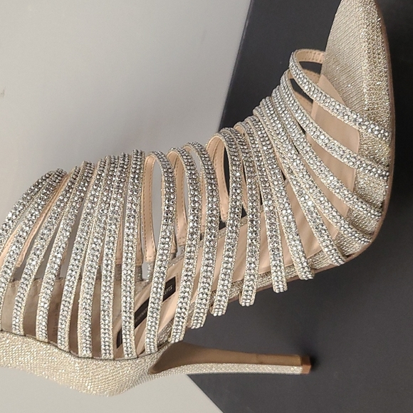 INC INTERNATIONAL CONCEPTS  Gold Heel Sandal - Picture 3 of 5